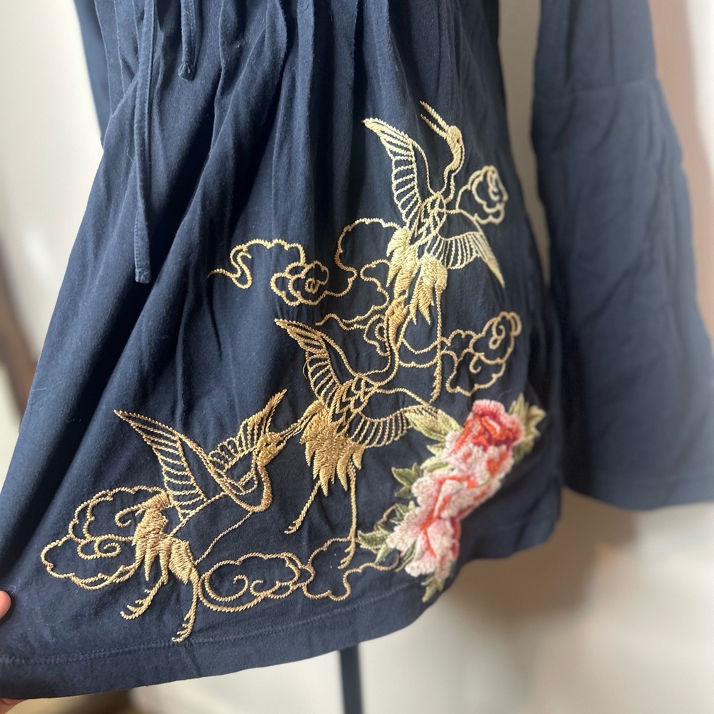 JWLA Long sleeve floral crane embroidered top - Picture 11 of 12